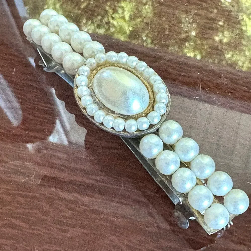 Vintage Faux Pearl Hair Barrette Gold Tone Oval Cabochon Accent